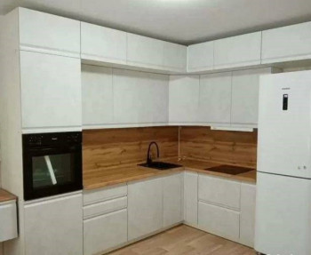 Модульная кухня Бруклин 2.4 x 2 м (Бетон белый) в Черепаново - cherepanovo.mebel54.com | фото