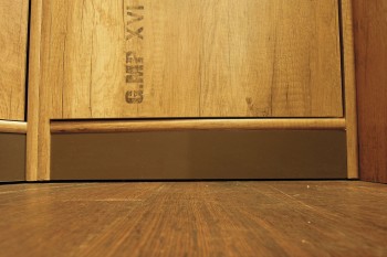 Шкаф для белья «Пилигрим» (Дуб Каньон светлый, Фон серый) в Черепаново - cherepanovo.mebel54.com | фото